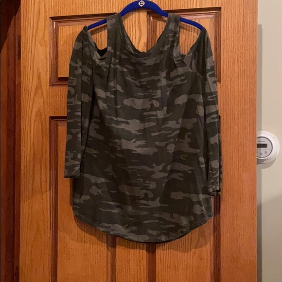 Sanctuary camo cold shoulder - Picture 1 of 2